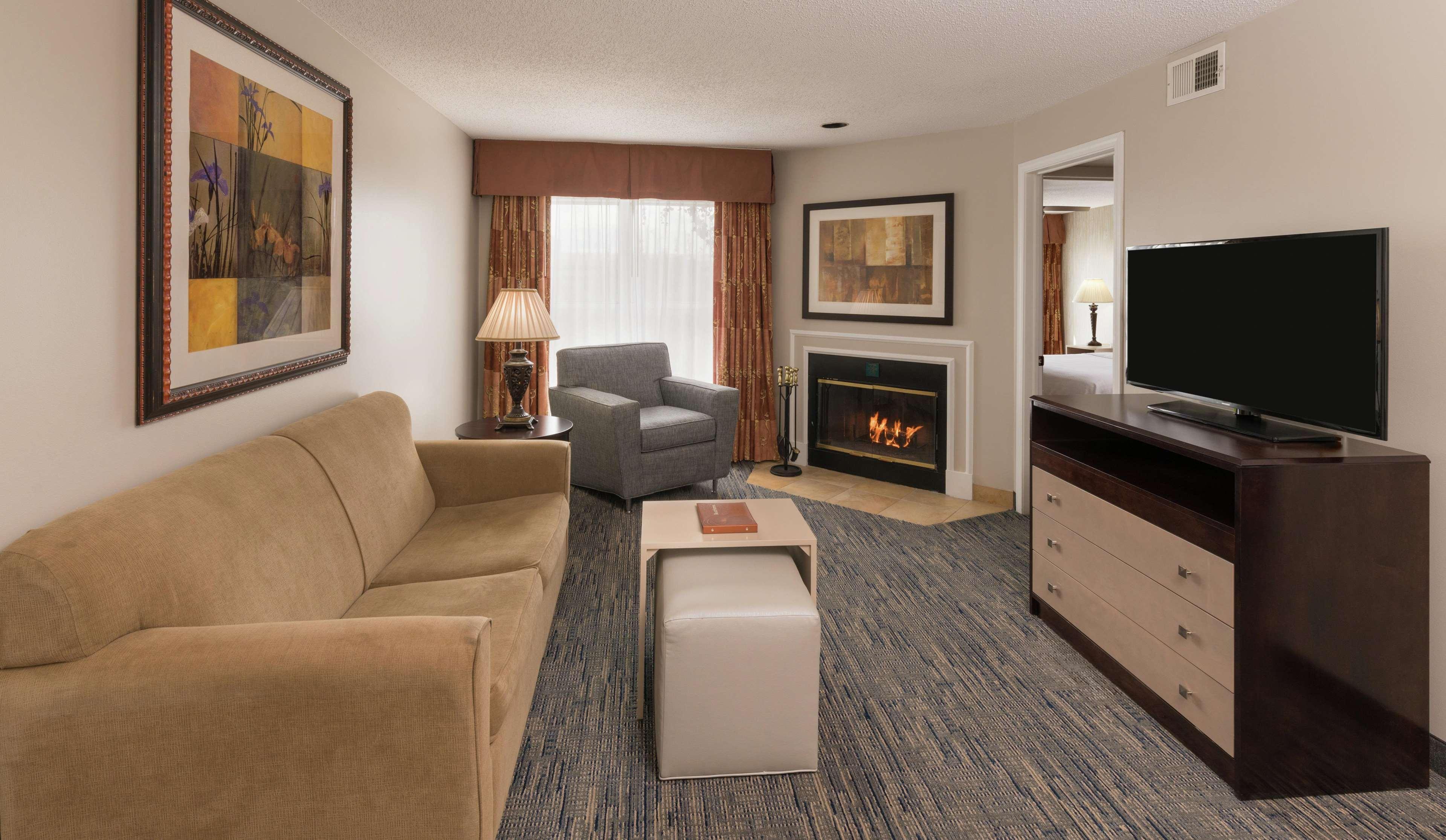 Homewood Suites By Hilton Chicago - Шаумбург Екстер'єр фото