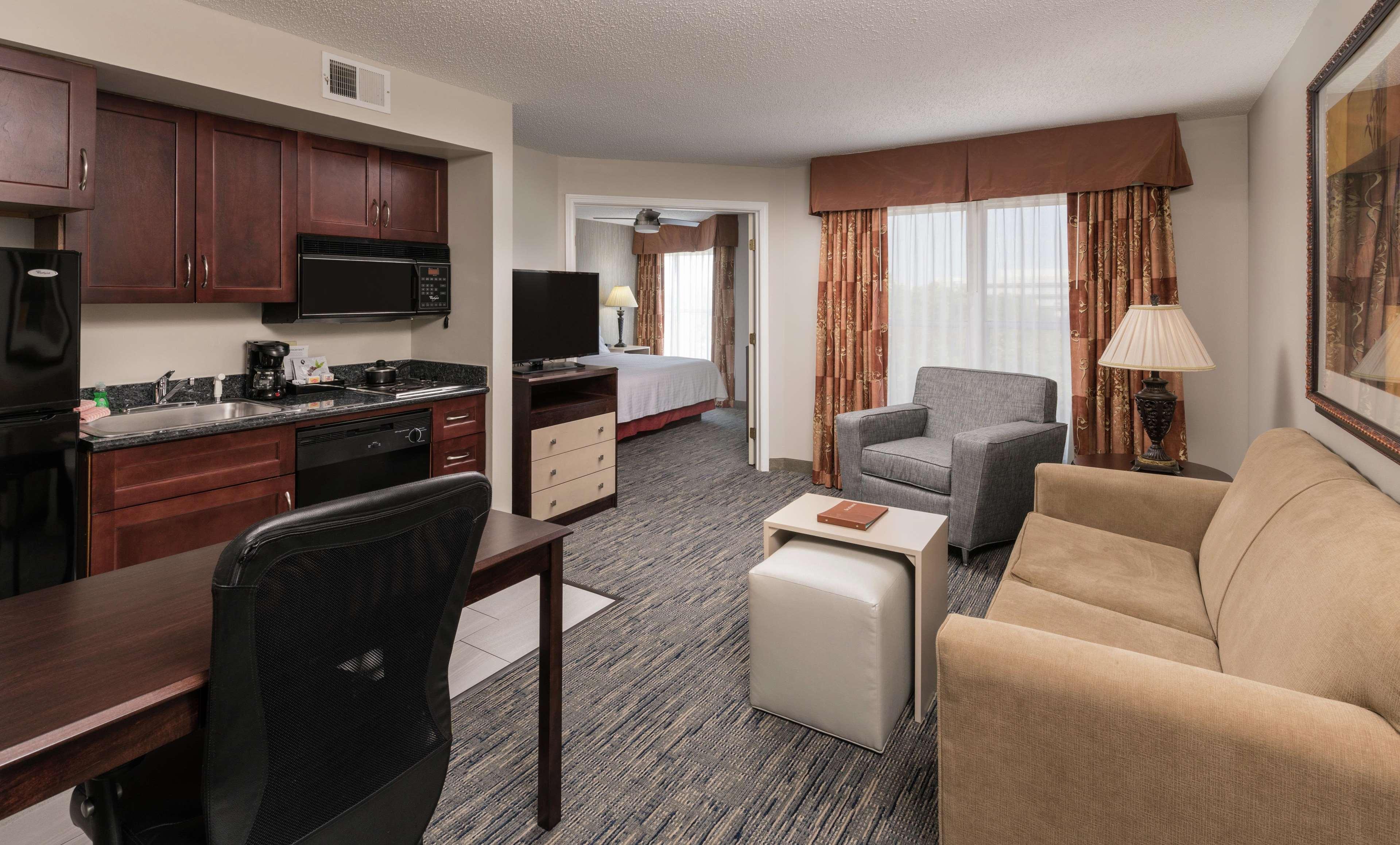 Homewood Suites By Hilton Chicago - Шаумбург Екстер'єр фото